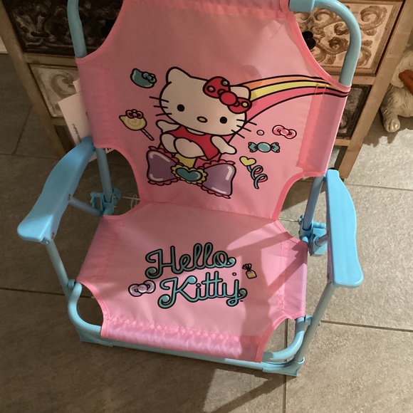 New Hello Kitty  Children’s Beach Chair with Beach Umbrella - Picture 1 of 5